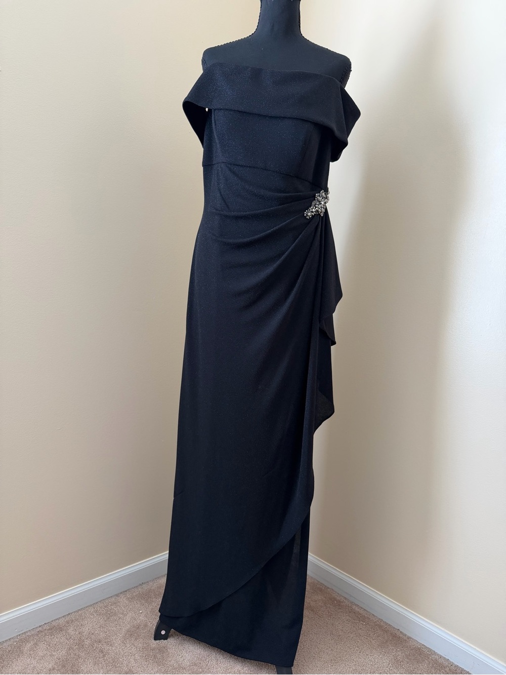 Alex Evenings Strapless Black Evening Gown with Side Jewel Accent. Size 12